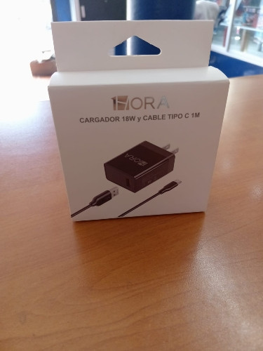 Imagen 1 de 1 HORA CARGADOR 18W Y CABLE TIPO C 1M GAR092 
