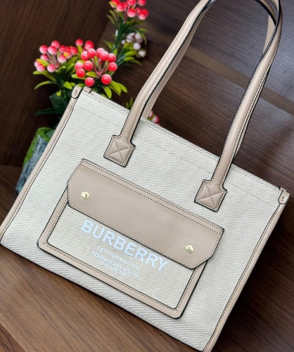 Imagen 1 de Burberry