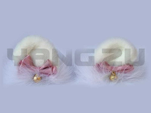 Imagen 1 de ADORNO P/CASCO OREJAS DE PELUCHE BLANCO CON MOÑO ROSADO Y CASCABEL (ADESIVO)