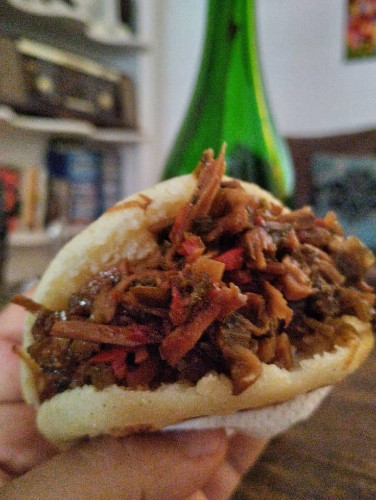 Imagen 1 de Arepa de Carne Mechada Vegana 