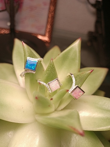 Imagen 1 de Anillo ópalo cuadrado y zirconia