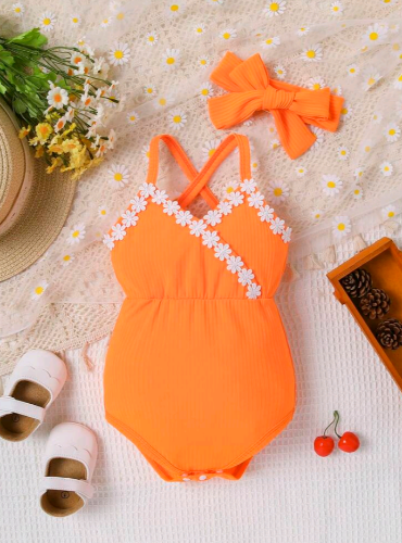 Imagen 1 de Body naranja de tirantes con aplique de encaje