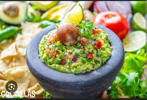 Imagen 1 de Pico de gallo con aguacate