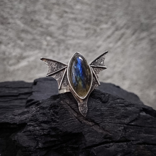 Imagen 1 de Anillo Bat Wings Labradorita 