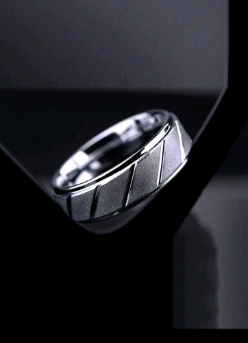 Imagen 1 de Anillo con diseño geométrico color plateado