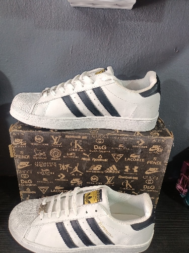 Imagen 1 de Adidas blanco y negro concha