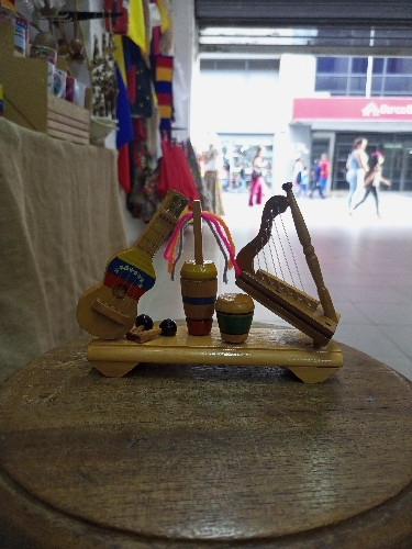 Imagen 1 de Adorno Arpa con Tambor y Postal