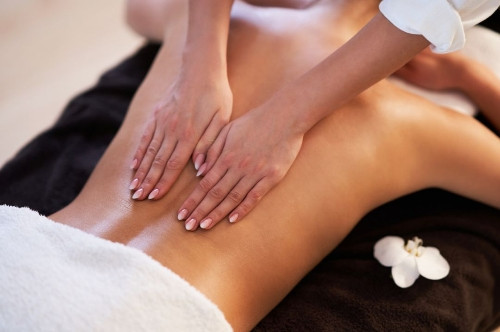 Imagen 1 de Masaje relajante de espalda 30 min.