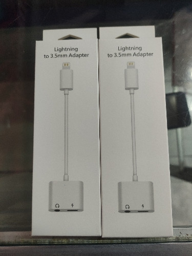 Imagen 1 de ADAPTADOR LIGHTNING A 3.5MM