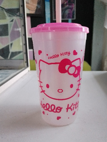 Imagen 1 de Vaso con tapa y sorbete hello Kitty 