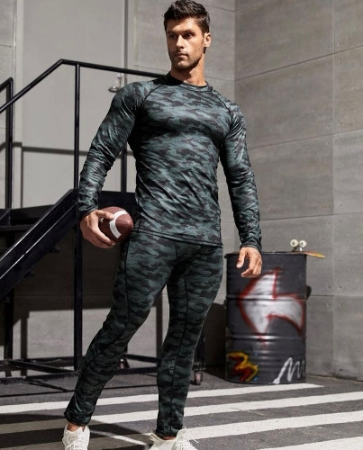 Imagen 1 de Conjunto Deportivo Camuflaje Verde Tela Licra 