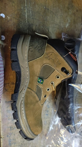 Imagen 1 de Botines de seguridad gamusados