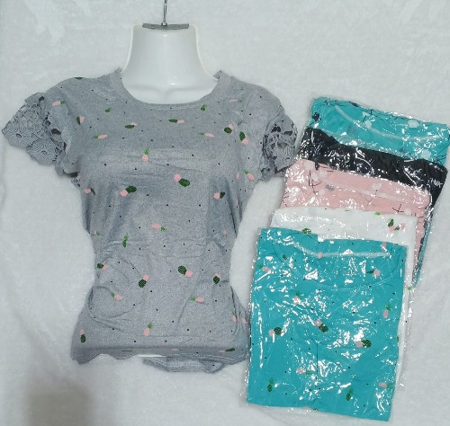 Image 1 of Blusa con manga tejida 