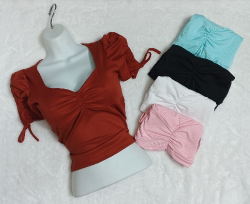 Image 1 of Blusa acanalada 