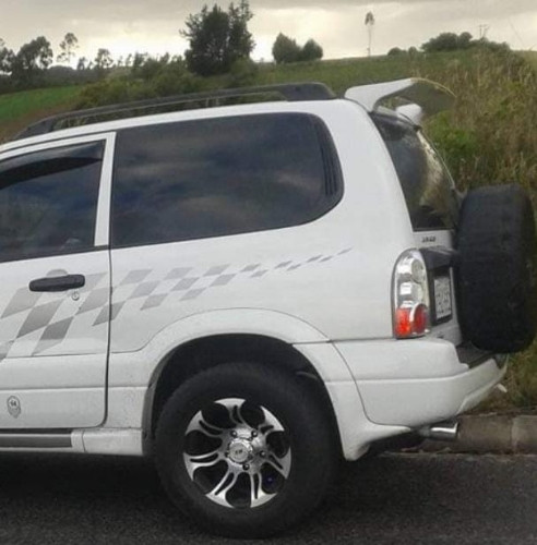 Imagen 1 de ALERON CHEVROLET GRAND VITARA CON LUZ DE FRENO