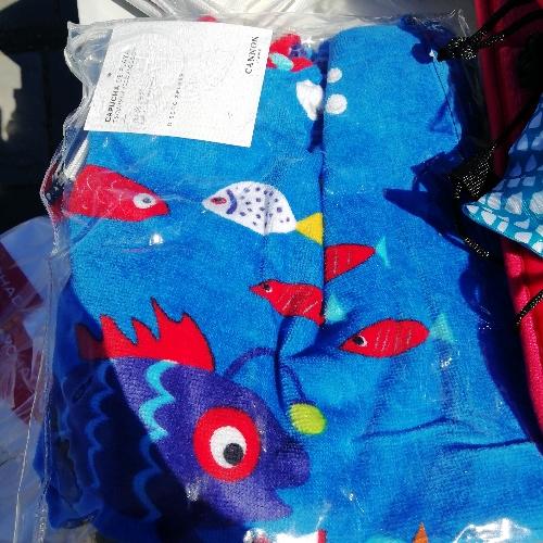 Imagen 1 de Toalla de peces con capucha