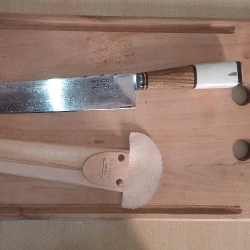 Imagen 1 de Cuchilla y tabla,  hoja de 30 cm