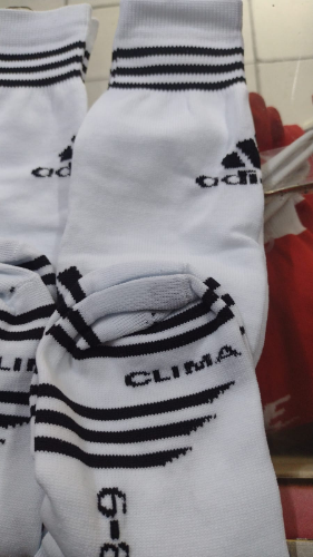 Imagen 1 de calceta bordada adidas 9-12 blanco con negro 
