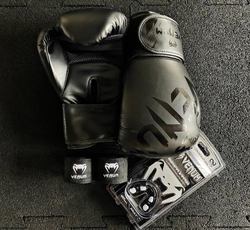 Imagen 1 de Bucales Venum Predator ✅