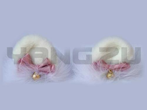 Imagen 1 de ADORNO P/CASCO OREJAS DE PELUCHE BLANCO CON MOÑO ROSADO Y CASCABEL (ADESIVO)
