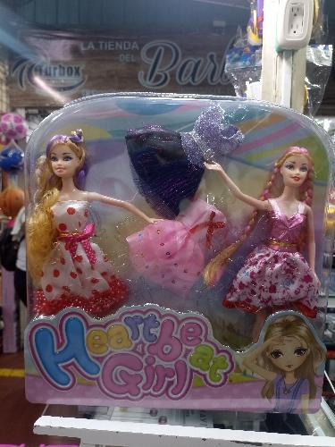 Imagen 1 de  Barbie Muñecas  hear be girl doble 