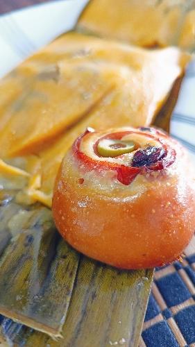 Imagen 1 de Combo 3 (12 personas) 12 Hallacas + 2kg Pernil + 2kg Ensalada de Gallina + 12Rolls de Jamón