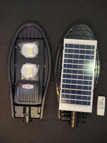 Imagen 1 de Alumbrado público cobra con panel solar 100w