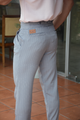 PANTALON GRIS R/BLANCAS