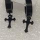 ARGOLLAS DE ACERO/ DIJE DE CRUCIFIJO ARA00017