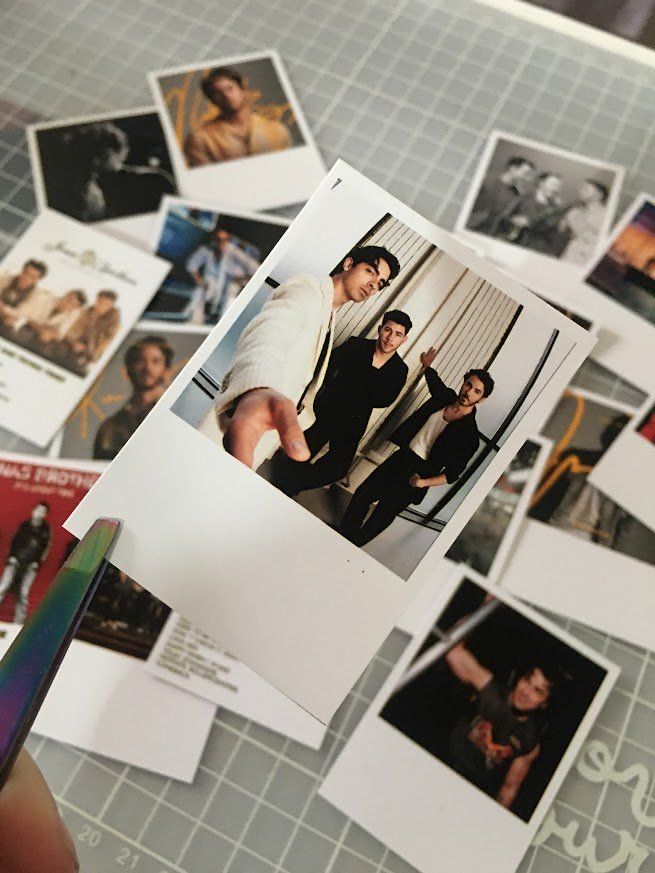 12 Mini Polaroids