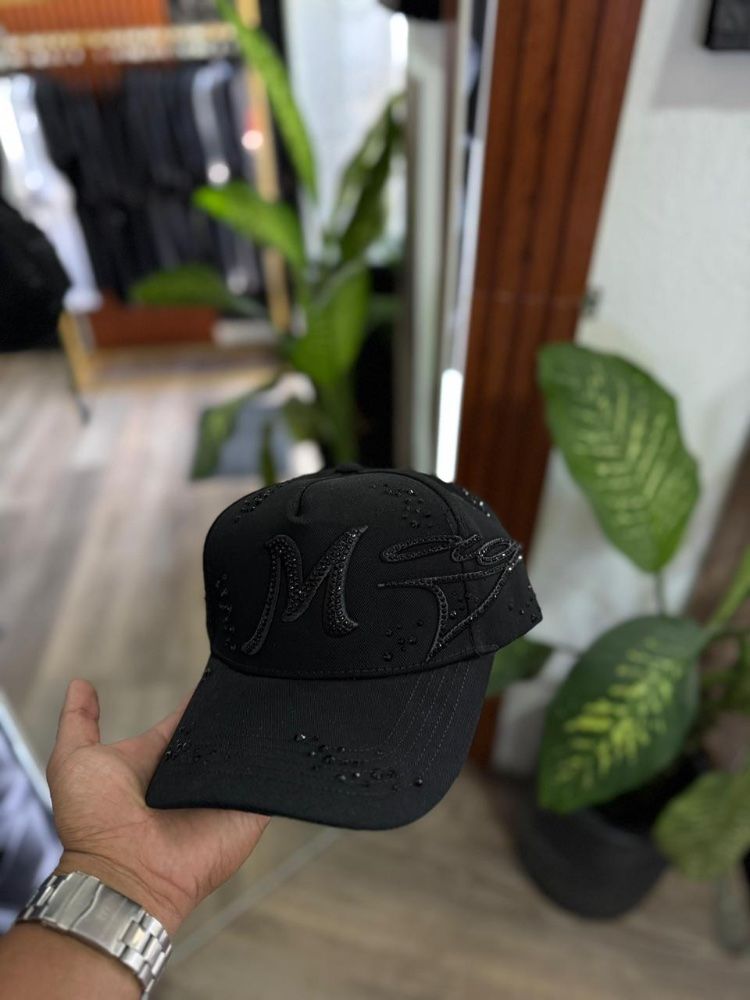 Thirty one hats " El Mago"