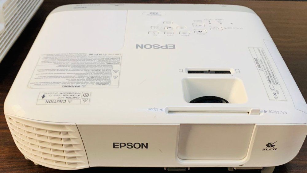 Epson PowerLite 3000 Lúmens