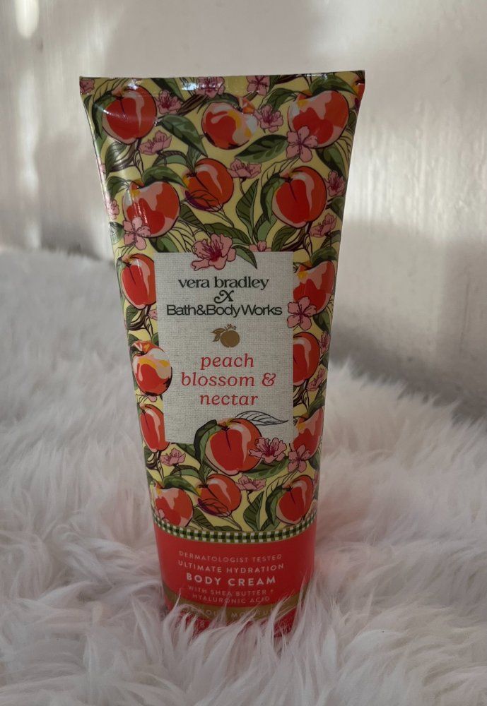 Body Cream -Body Bath & Body Works (Peach Blossom & Nectar)