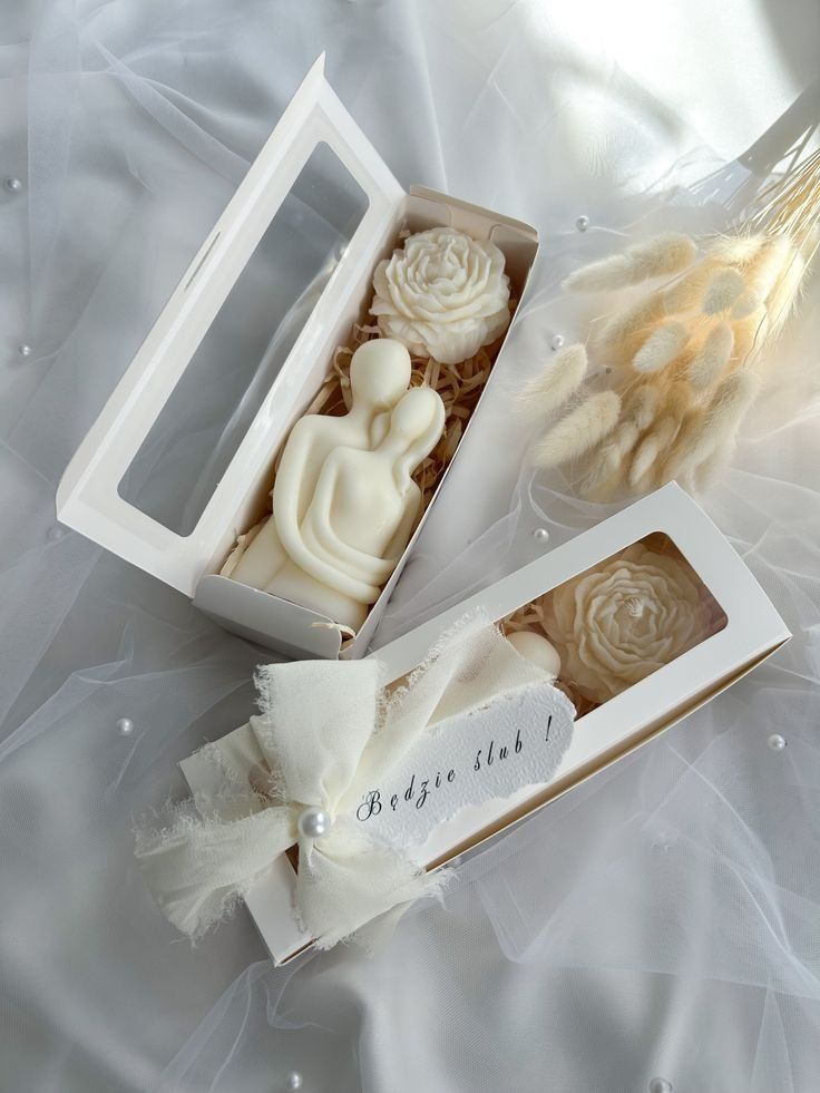 CAJA DETALLE PEONIA+PAREJA