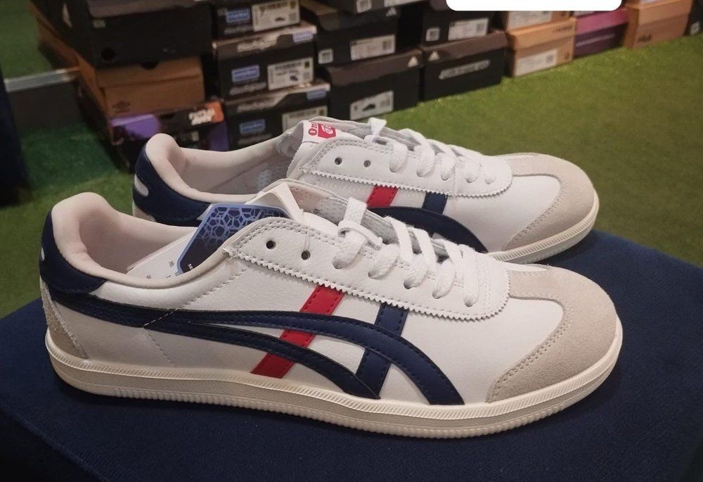ONITSUKA TIGER 42