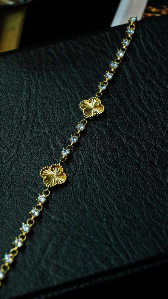 PULSO Van Cleef en Oro 18K