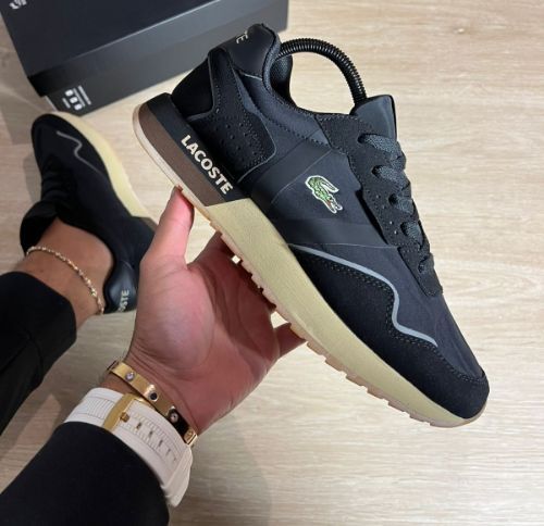 LACOSTE NEGRO SUELA BEIGS