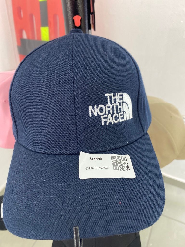 AZUL OSCURO GORRA BORDADA