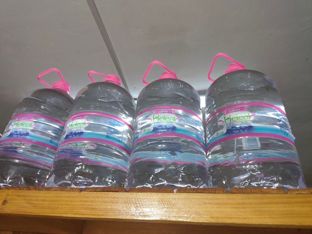 Agua de 5litros heleal