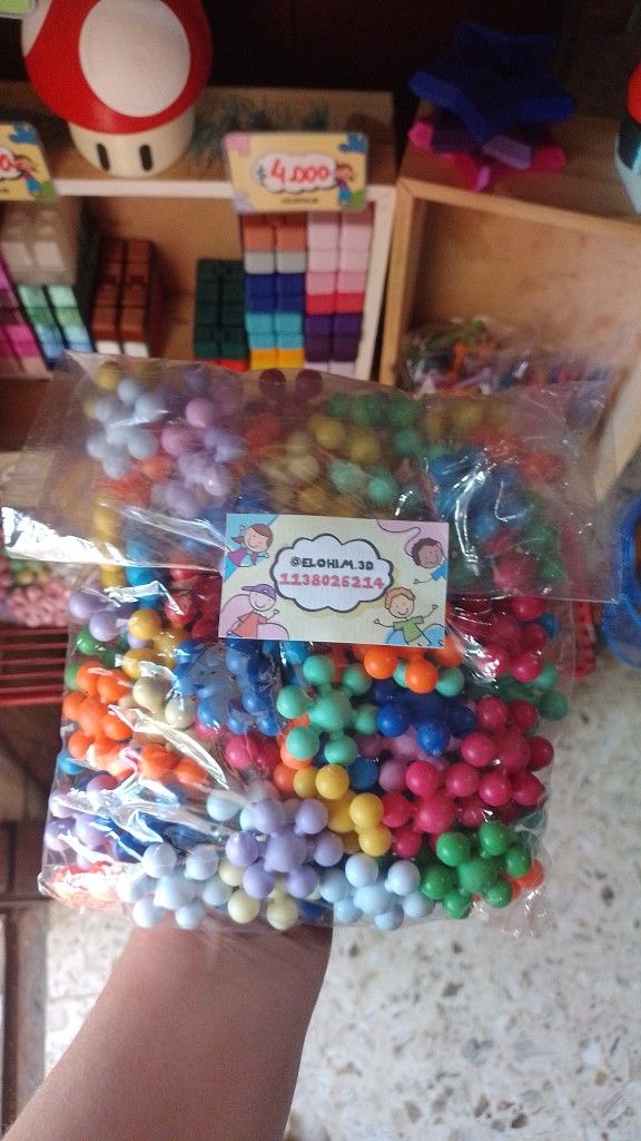 Átomos 200u