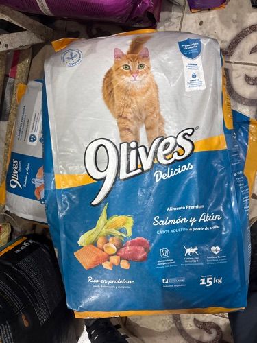 9 vidas adulto salmon 15kg