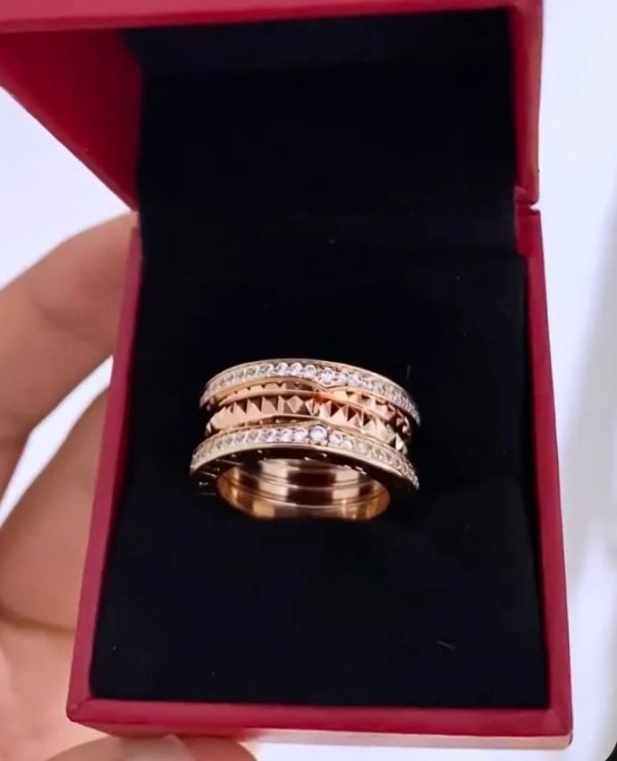 Anillo Bvlgari circon