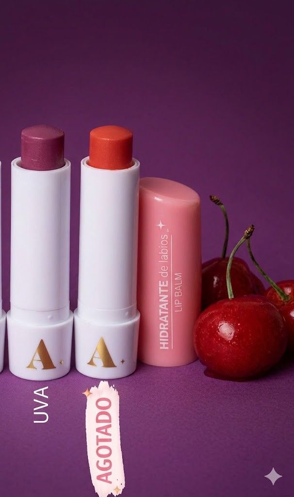 Bálsamo labial color y sabor a uva Alisha