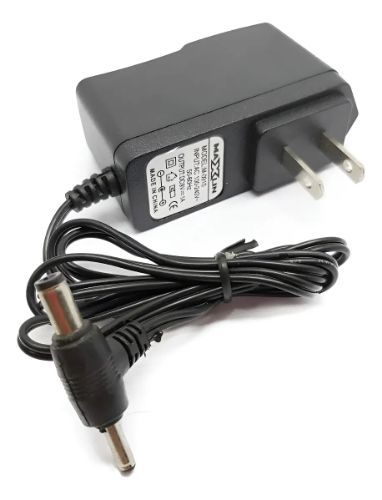 ADAPTADOR DE CORRIENTE 110V A 9V -1A (0118)