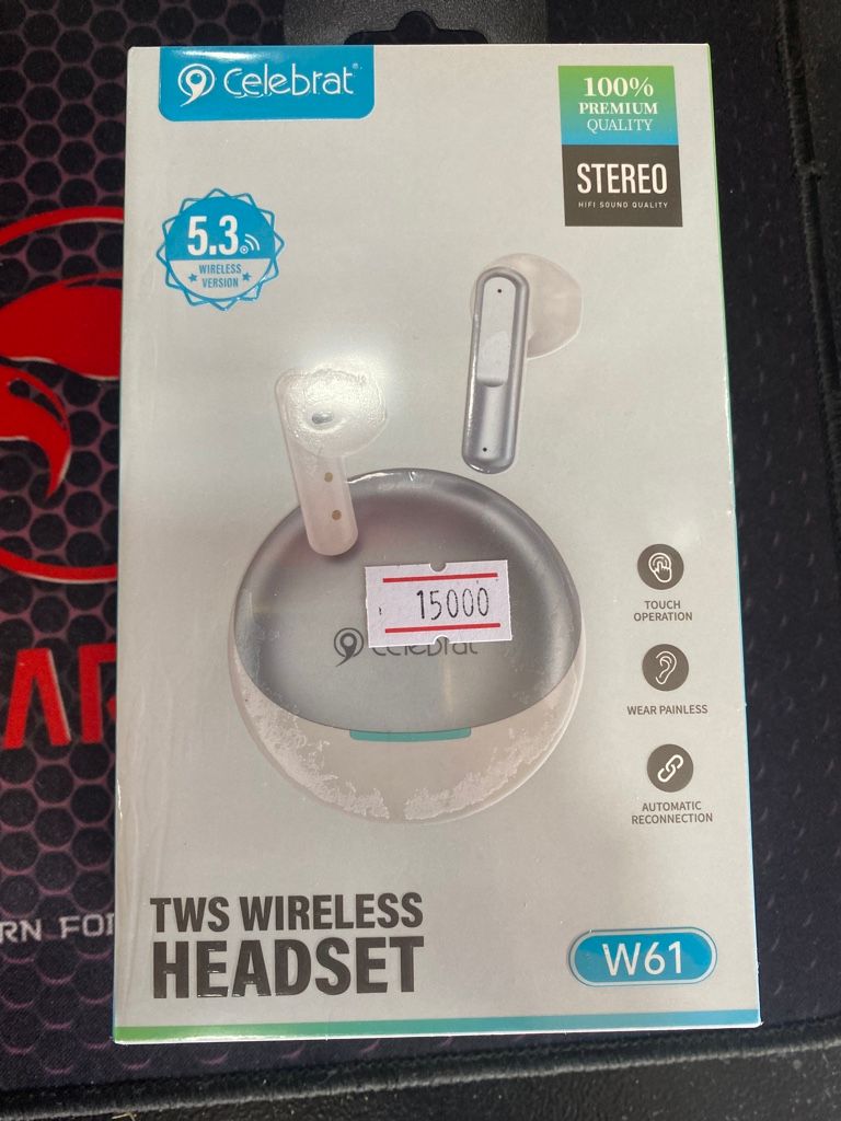 Audífonos CELEBRAT W61