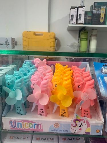 ABANICO MANUAL UNICORNIO