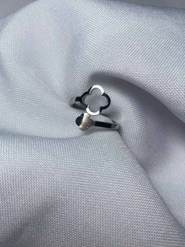 Anillo trébol