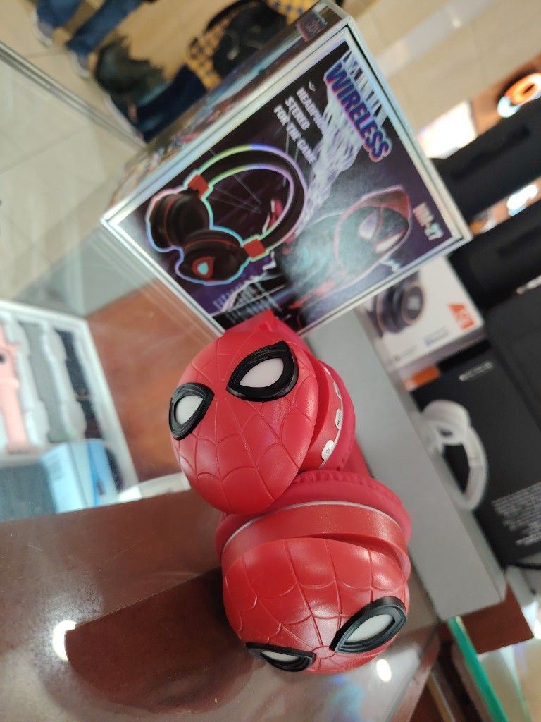 Audifono de spayderman