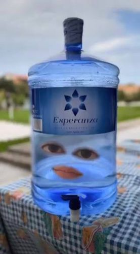 AGUA ,