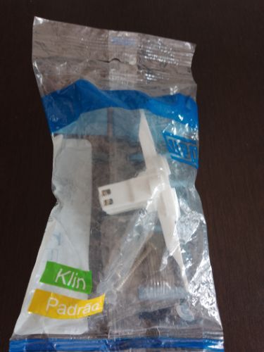 1 tomada 2P+T 10A/250v